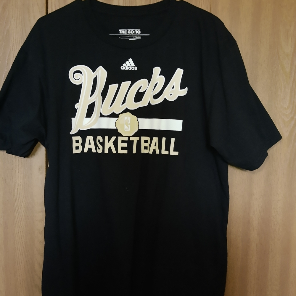 Adidas Milwaukee Bucks XL tee